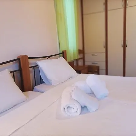 Lourantos Bayside Appartement *