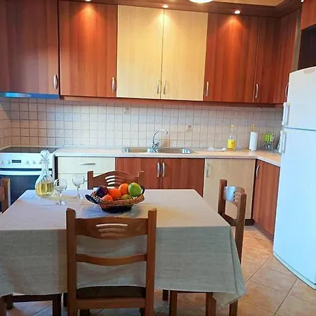 Lourantos Bayside Apartman Vathí