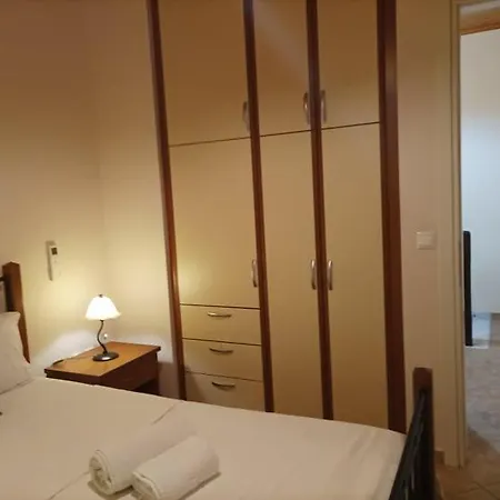 Lourantos Bayside Apartament